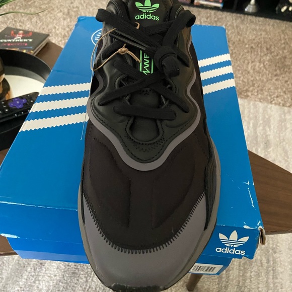 Ozweego black, grey and neón green - Picture 2 of 9